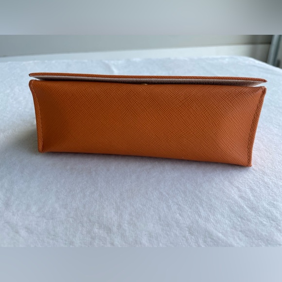 Tory Burch Sunglasses Case - Picture 2 of 7